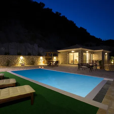 Neora Villa *
