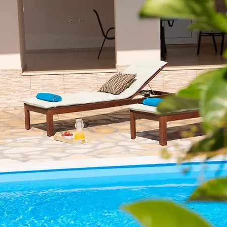 Neora Villa *